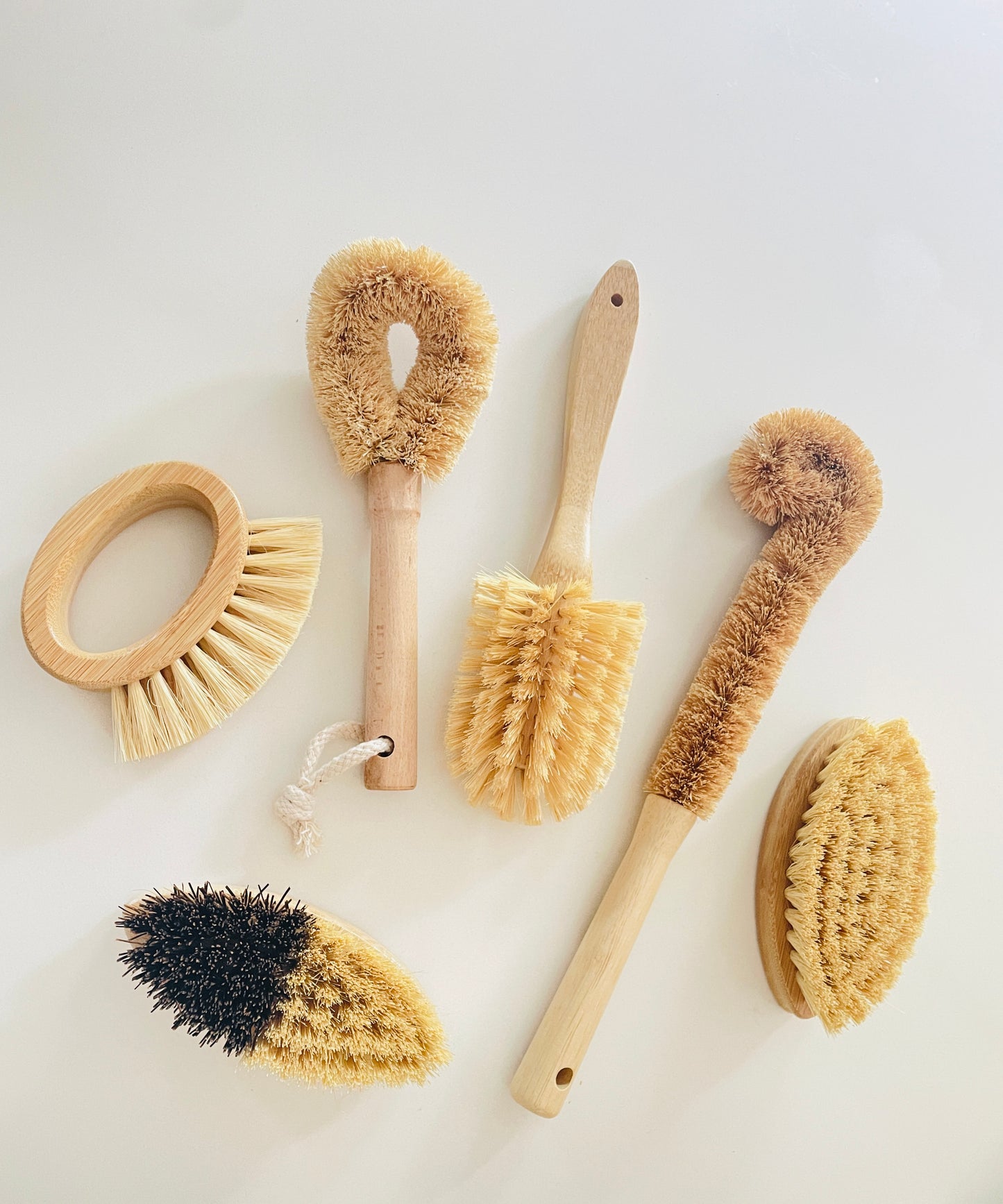 Eco-Friendly Kitchen Brushes Set – Zero Waste Sisal, Palm Fiber, Beech/Bamboo Handles for Fruit, Pots, and Dishes