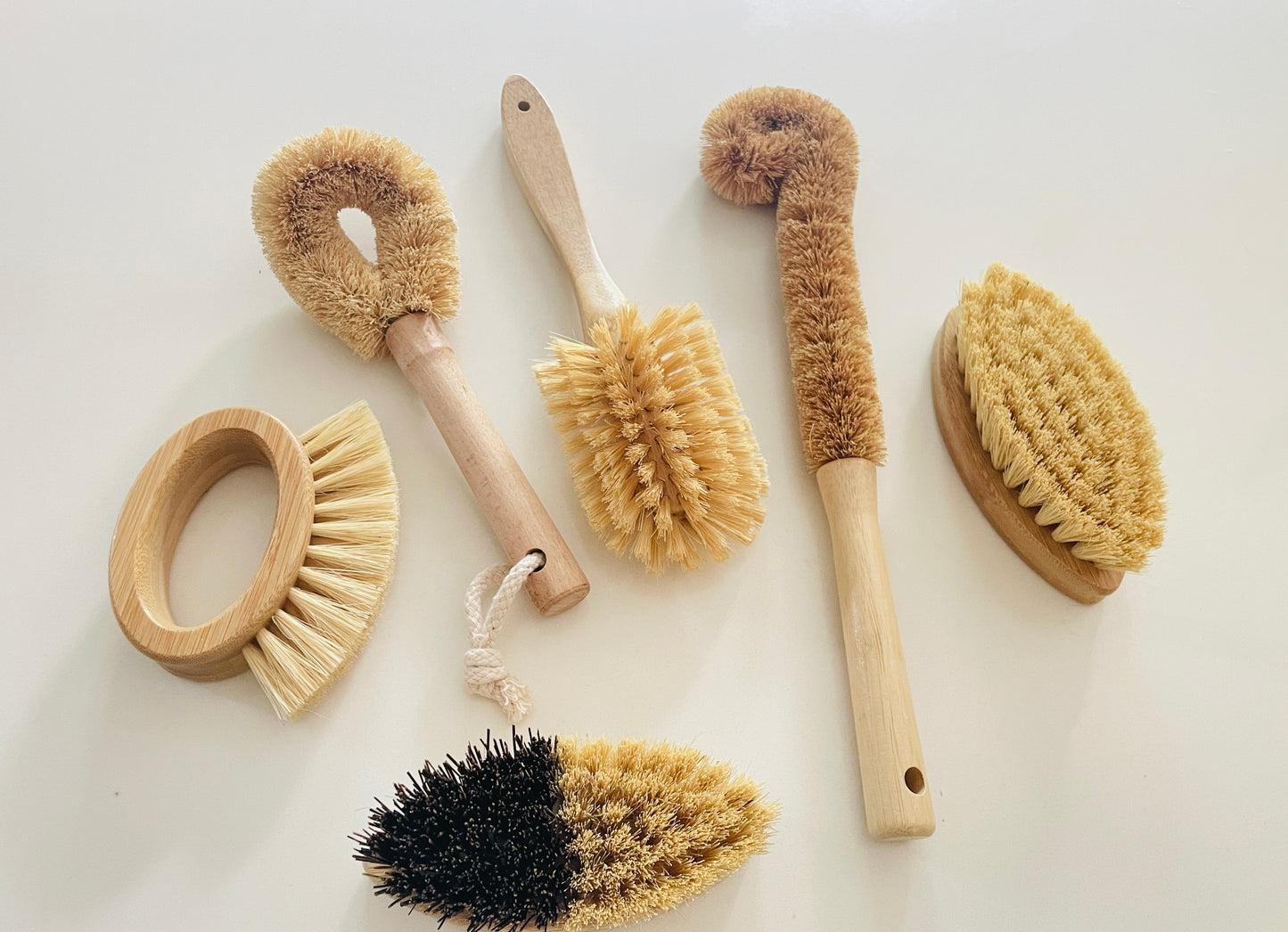 Eco-Friendly Kitchen Brushes Set – Zero Waste Sisal, Palm Fiber, Beech/Bamboo Handles for Fruit, Pots, and Dishes