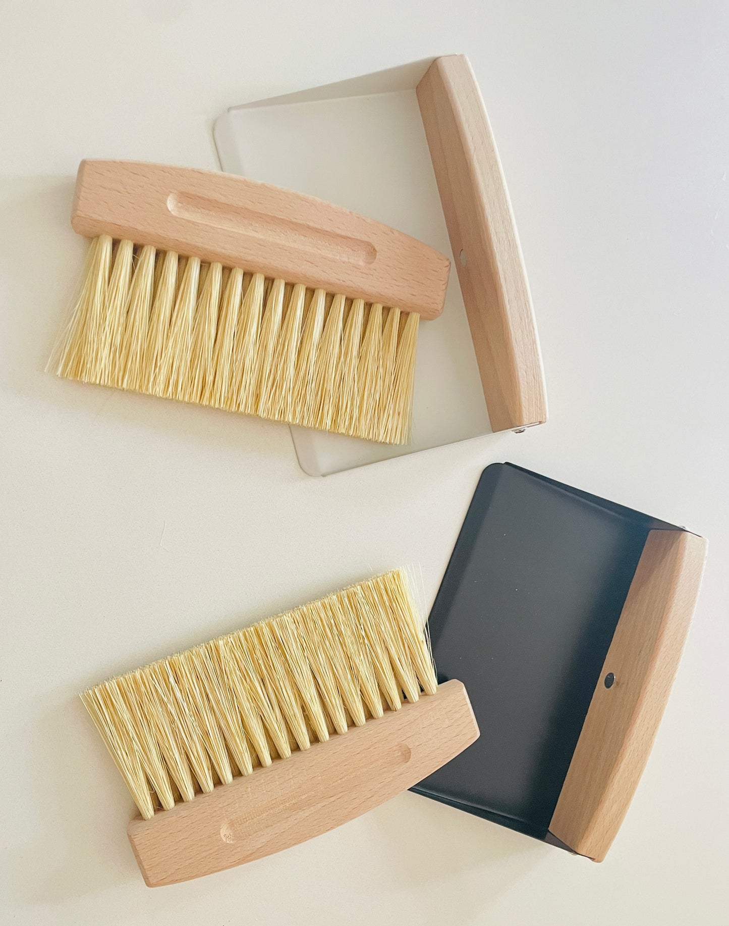 Elegant & Practical Desktop Cleaning Set – Natural Sisal Brush with Wooden & Metal Bin for minimal home