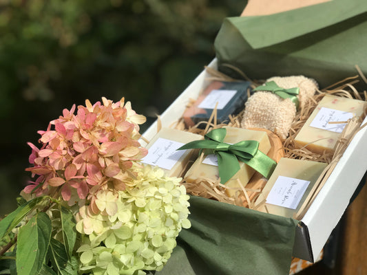 All-Natural Soap Set with Bath Brush, Hemp Shower Gloves, and Wooden Soap Dish – Complete Bath & Hair Care Set