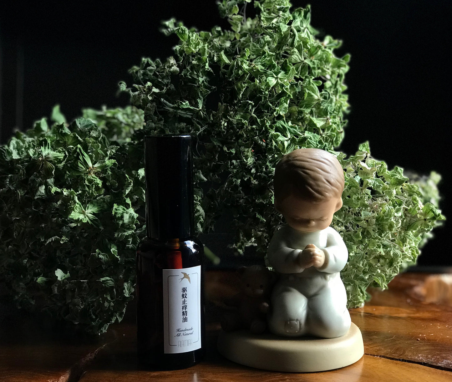 All-Natural Mosquito Repellent & Anti-Itch Essential Oil Set – Fast Relief for Skin Irritations, Soothes, Calms Inflammation, Perfect for Summer Adventures.